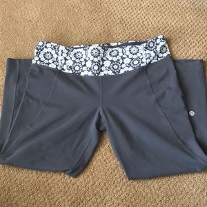 Lululemon size 10 capri pants